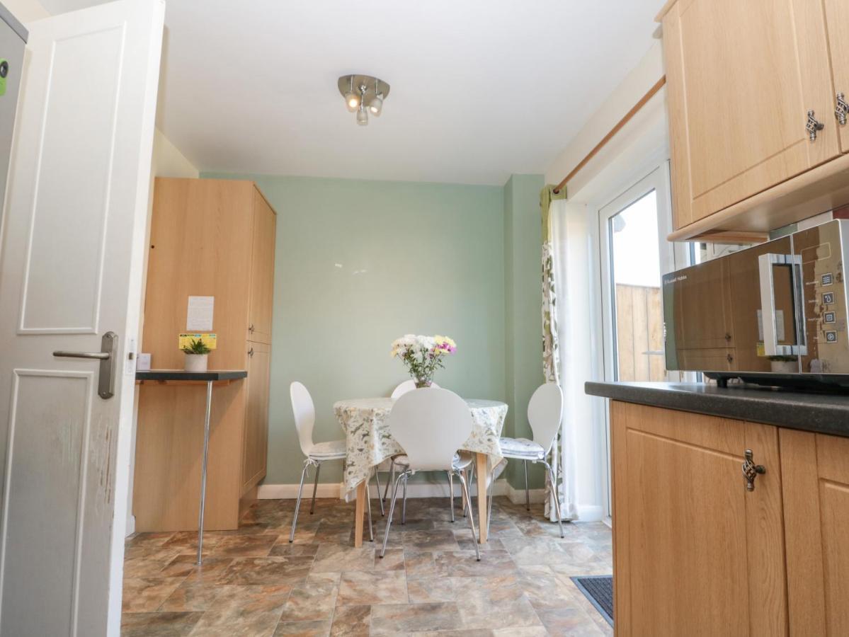 Вілла Sutton Court Тірск Екстер'єр фото