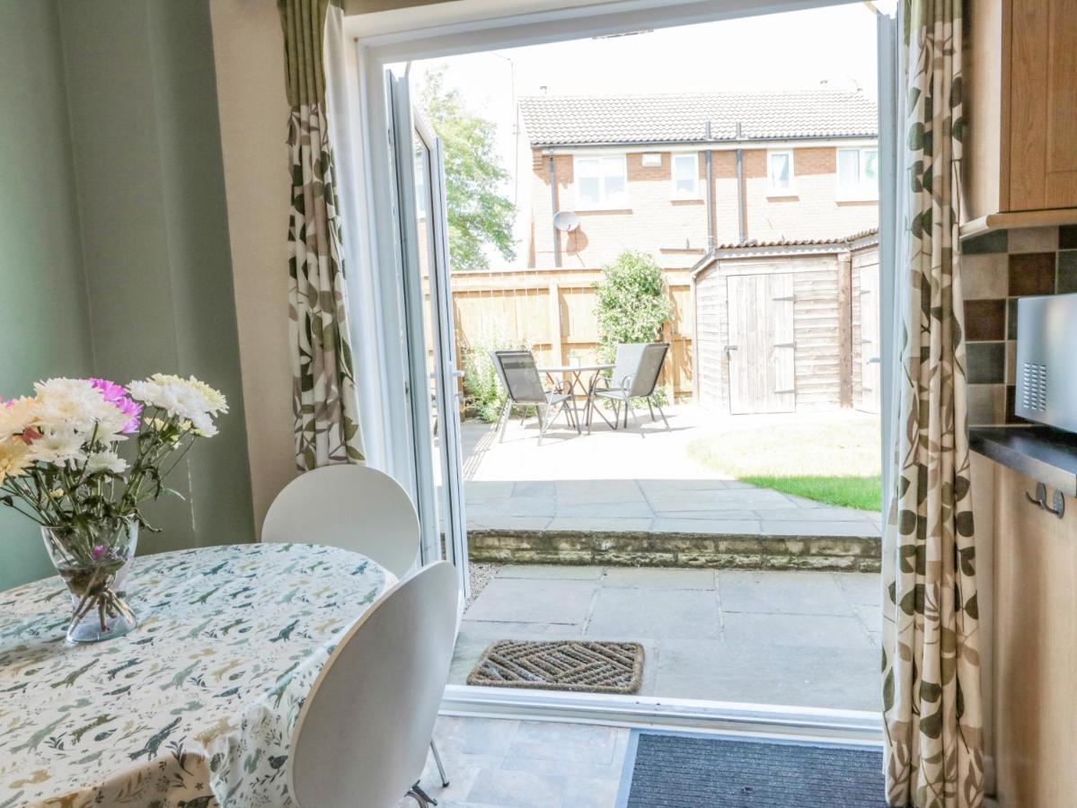 Вілла Sutton Court Тірск Екстер'єр фото